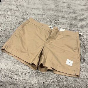 new old navy tan shorts with 5 inch inseam